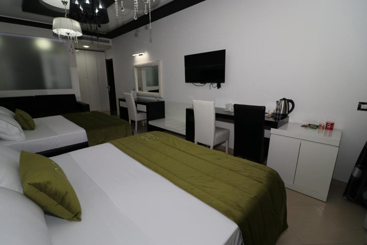 Cc Hotel & Residence Vlorë Eksteriør billede