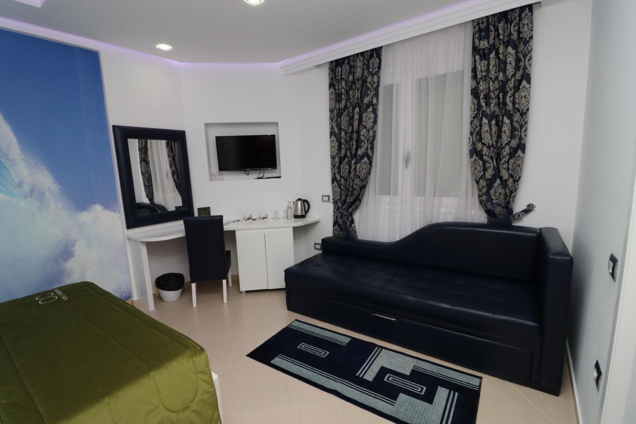 Cc Hotel & Residence Vlorë Eksteriør billede